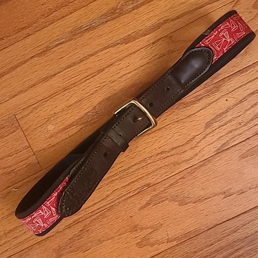 Vineyard Vines Sailboat Red and Brown Belt In a Size 30